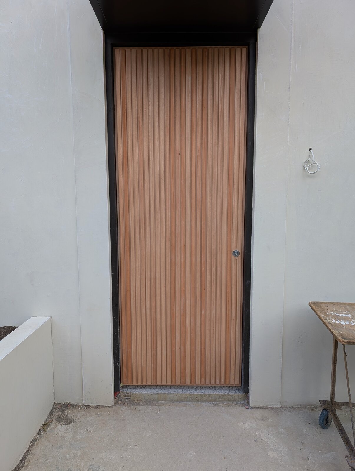 Batten door, Balwyn close-up