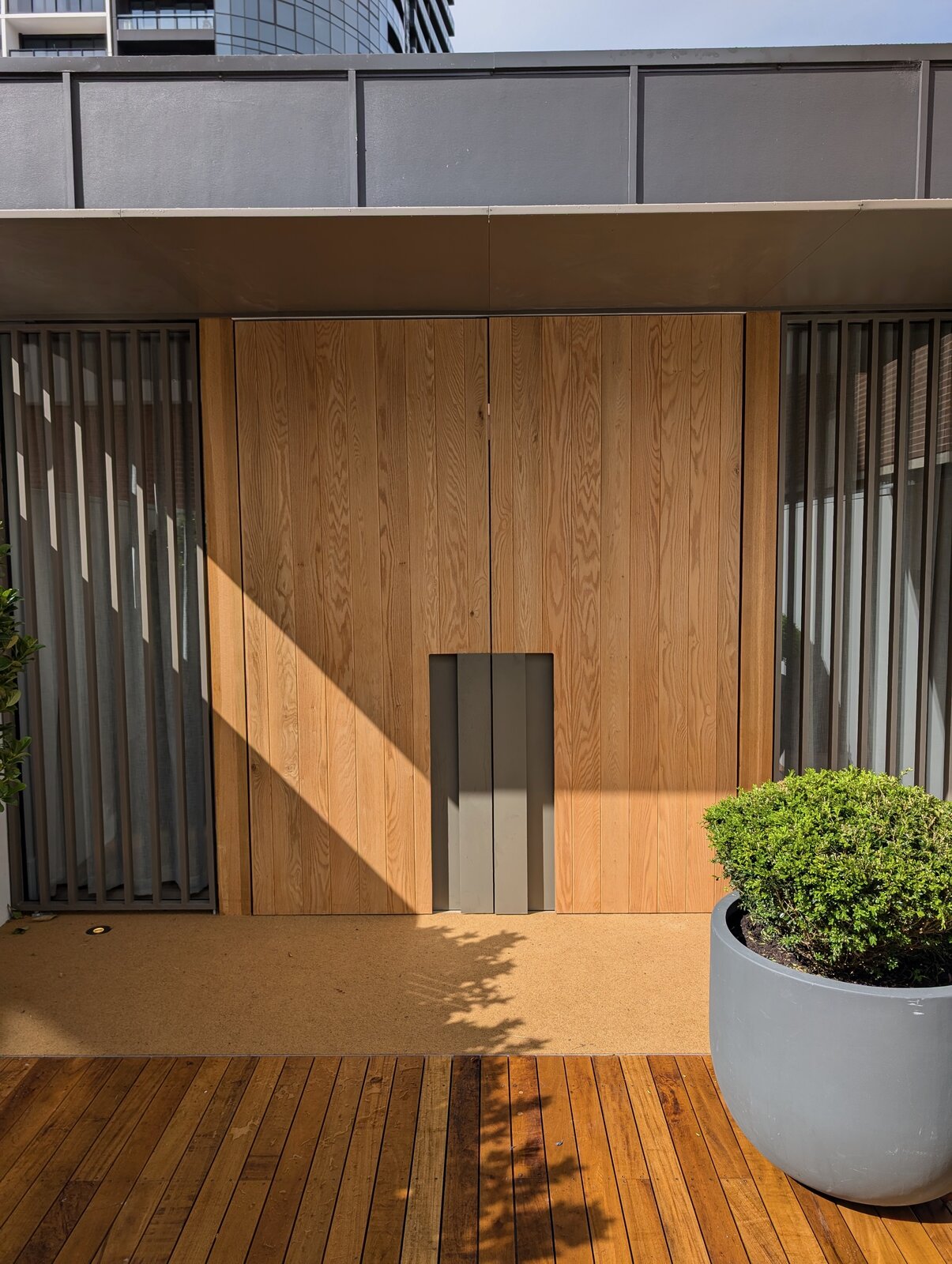 Oversized entrance, South Yarra display